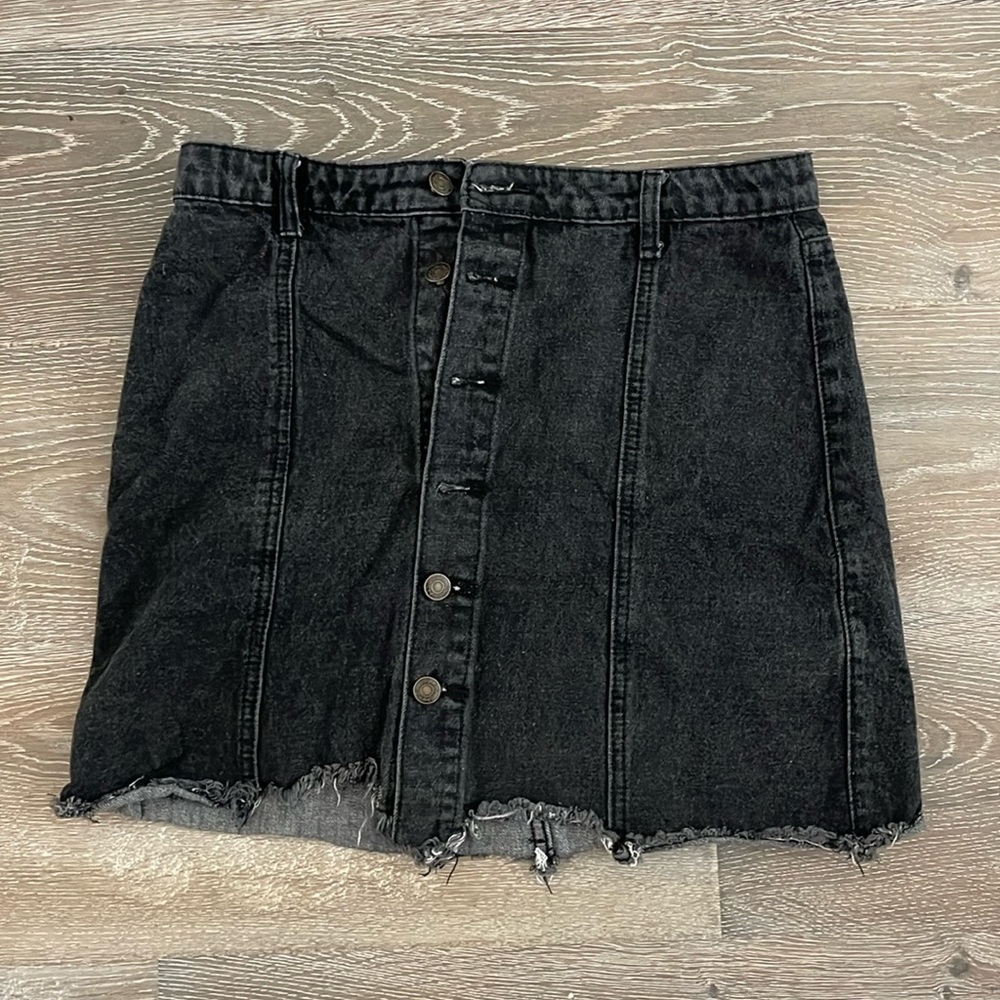 Sadie & Sage - Black Denim Skirt - All Button front (L)